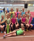 Stars-joukkue onnistuneen 3.luokan kilpailun jälkeen Voimistelupäivillä.